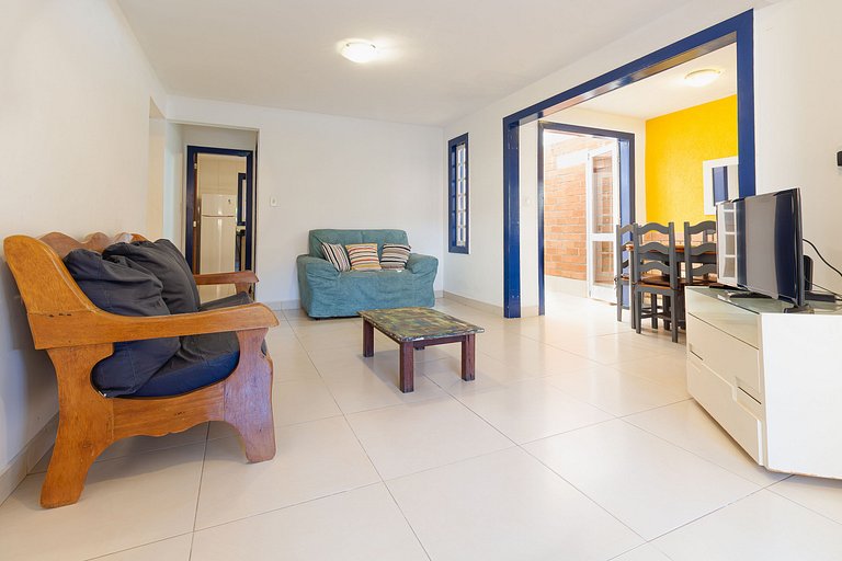 Casa com garagem - 300m da Rua das Pedras