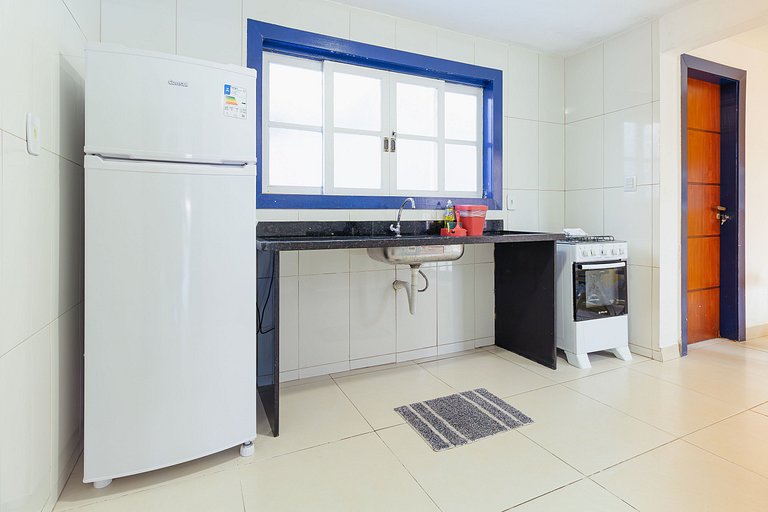 Casa com garagem - 300m da Rua das Pedras