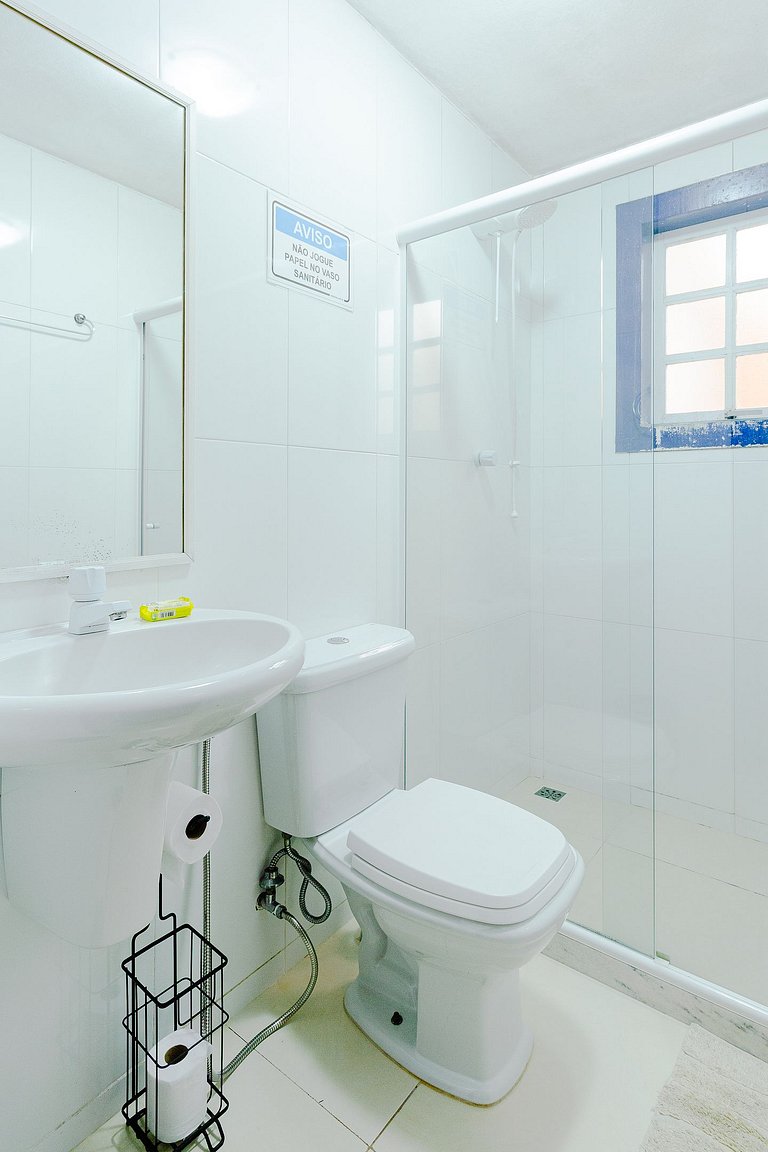 Casa com garagem - 300m da Rua das Pedras