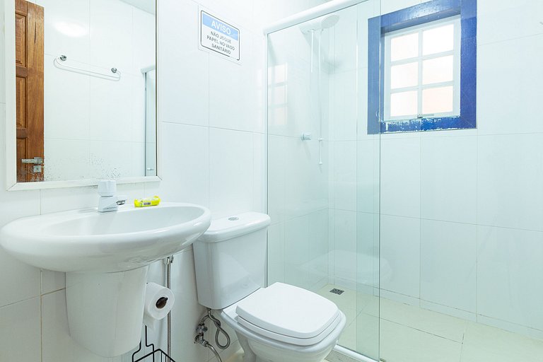Casa com garagem - 300m da Rua das Pedras