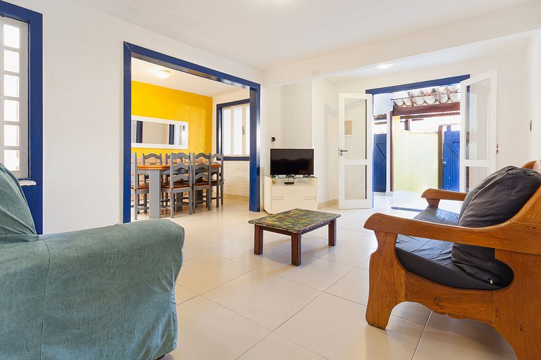 Casa com garagem - 300m da Rua das Pedras