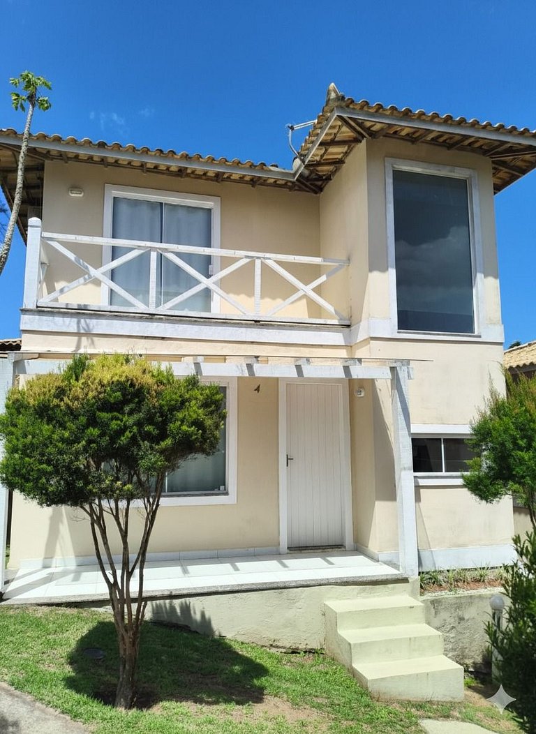 Casa em condomínio com piscina na Praia Rasa