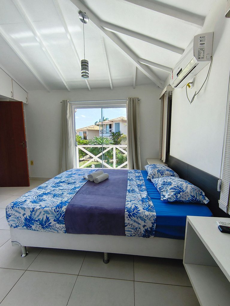 Casa em condomínio com piscina na Praia Rasa