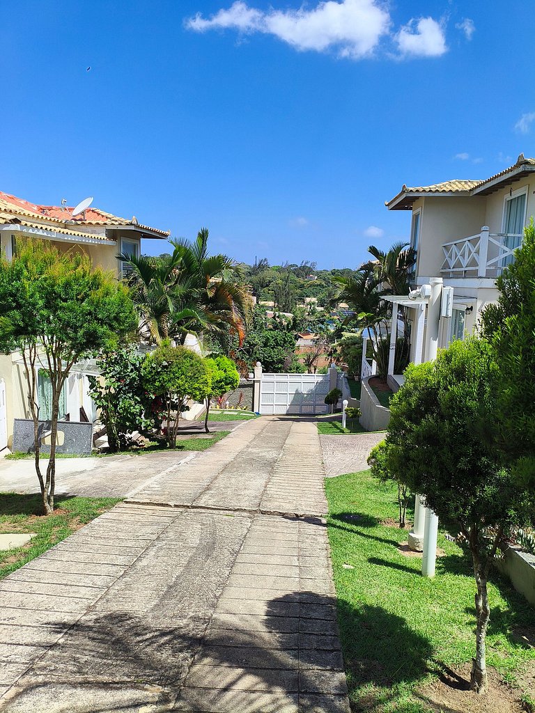 Casa em condomínio com piscina na Praia Rasa