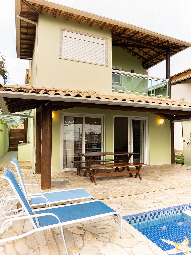 Casa com Piscina e Vista para o Mar na Orla Bardot