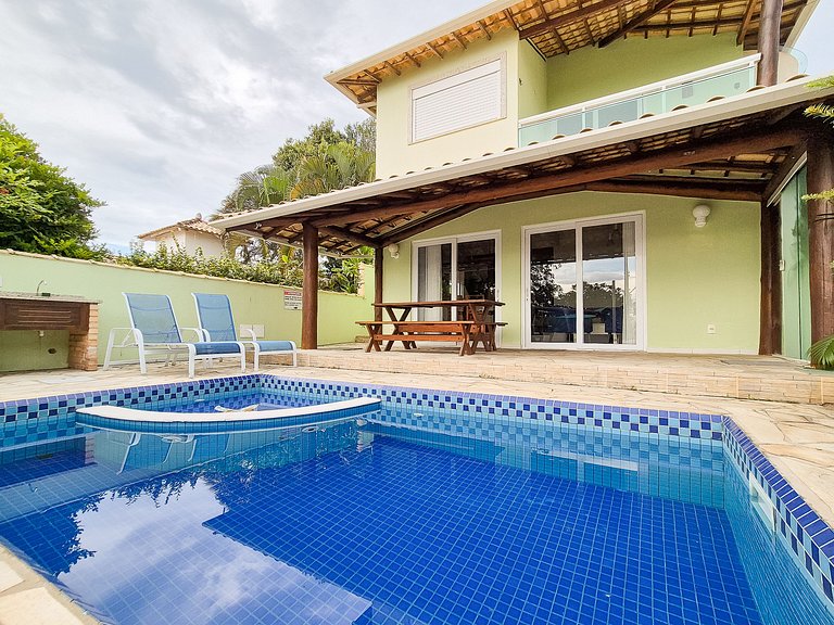 Casa com Piscina e Vista para o Mar na Orla Bardot