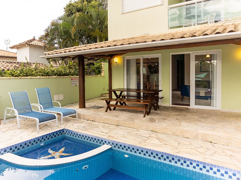 Casa com Piscina e Vista para o Mar na Orla Bardot