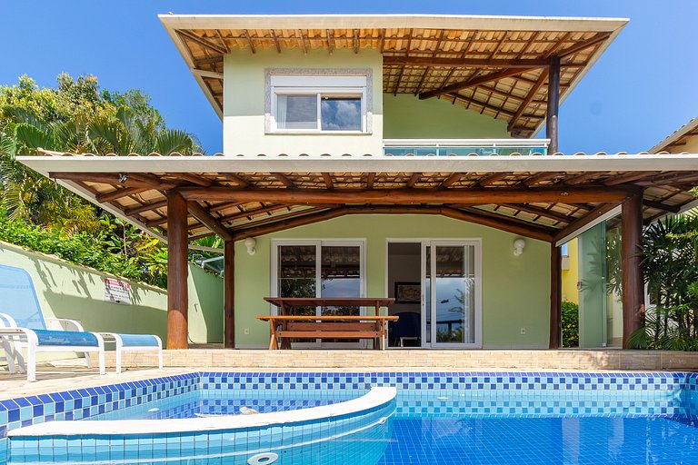 Casa com Piscina e Vista para o Mar na Orla Bardot