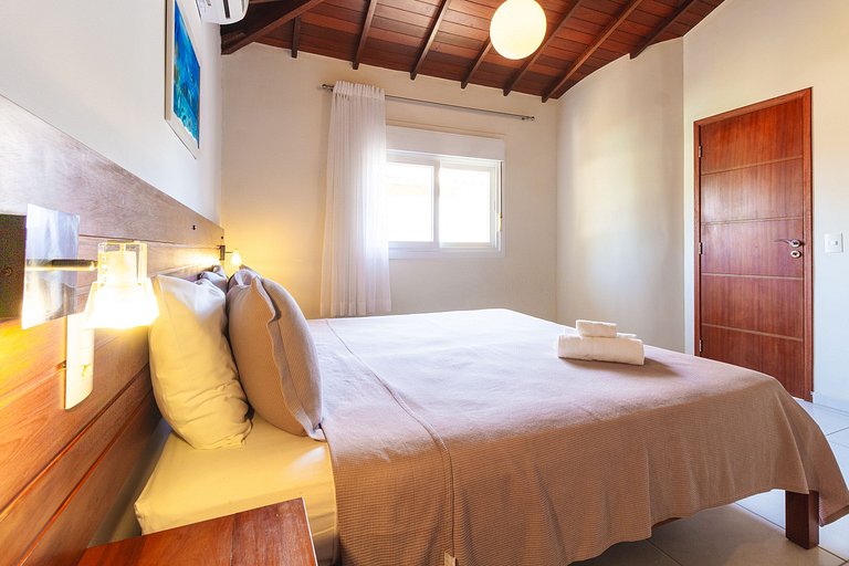 Casa com Piscina e Vista para o Mar na Orla Bardot