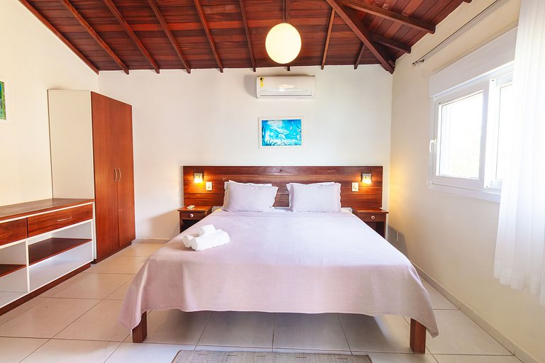 Casa com Piscina e Vista para o Mar na Orla Bardot