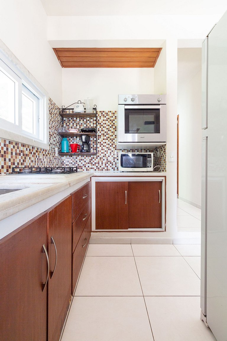 Casa com Piscina e Vista para o Mar na Orla Bardot