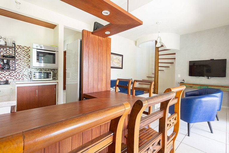 Casa com Piscina e Vista para o Mar na Orla Bardot