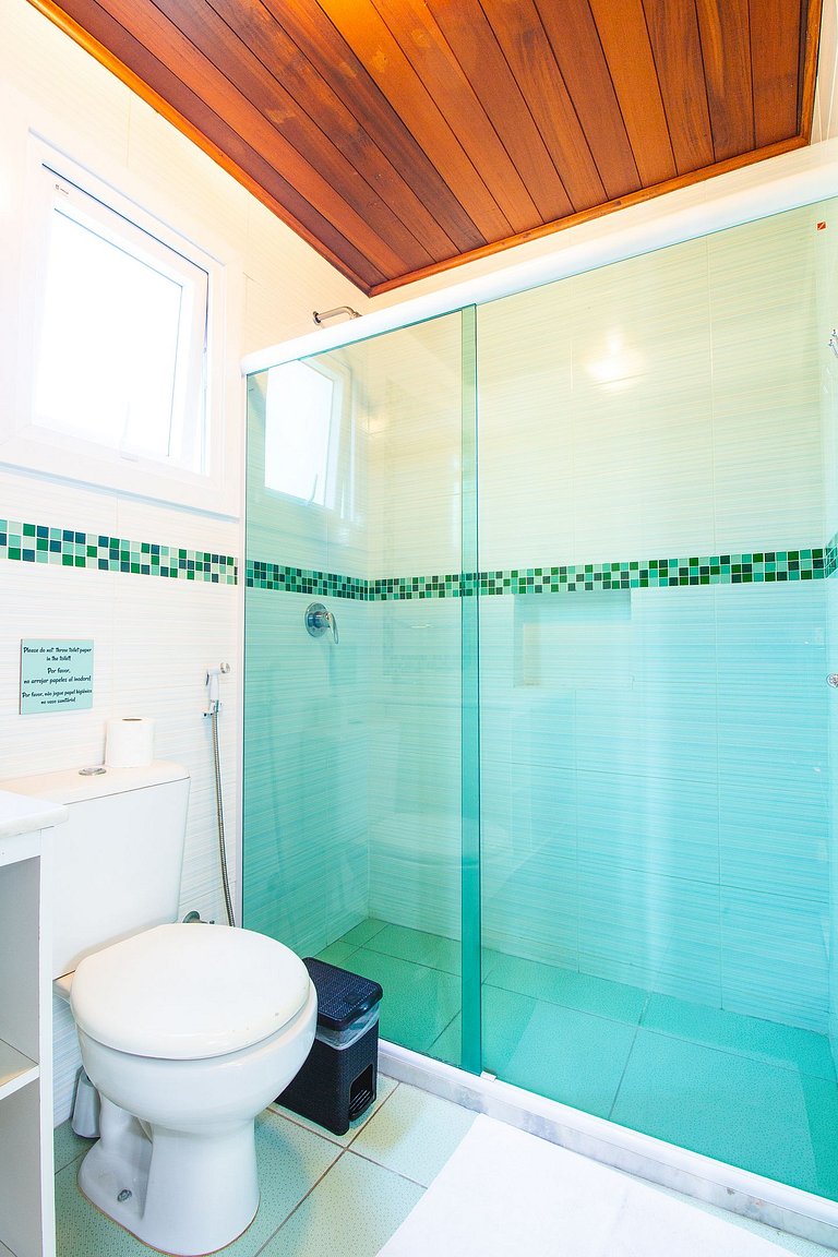 Casa com Piscina e Vista para o Mar na Orla Bardot