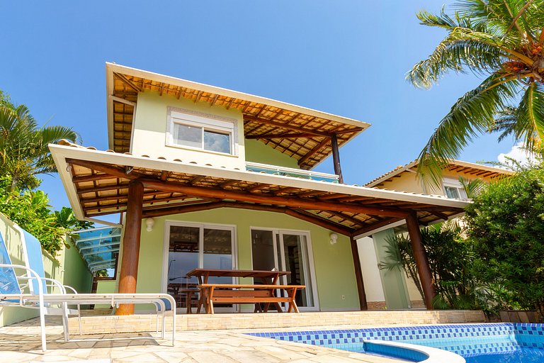 Casa com Piscina e Vista para o Mar na Orla Bardot