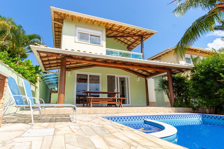 Casa com Piscina e Vista para o Mar na Orla Bardot