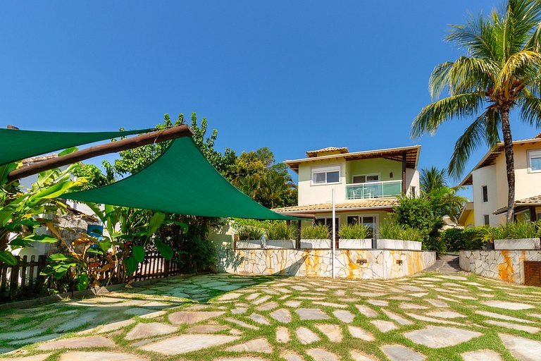 Casa com Piscina e Vista para o Mar na Orla Bardot