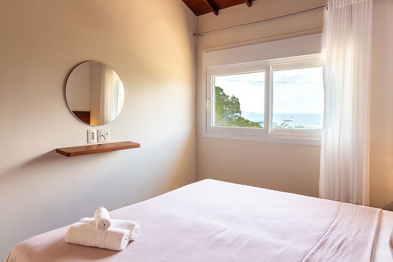 Casa com Piscina e Vista para o Mar na Orla Bardot