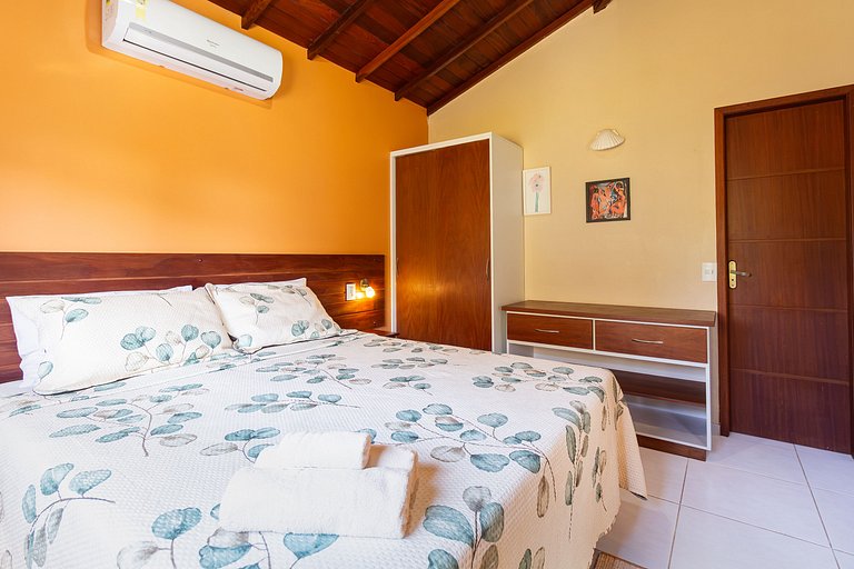 Casa com Piscina Privativa na Orla Bardot