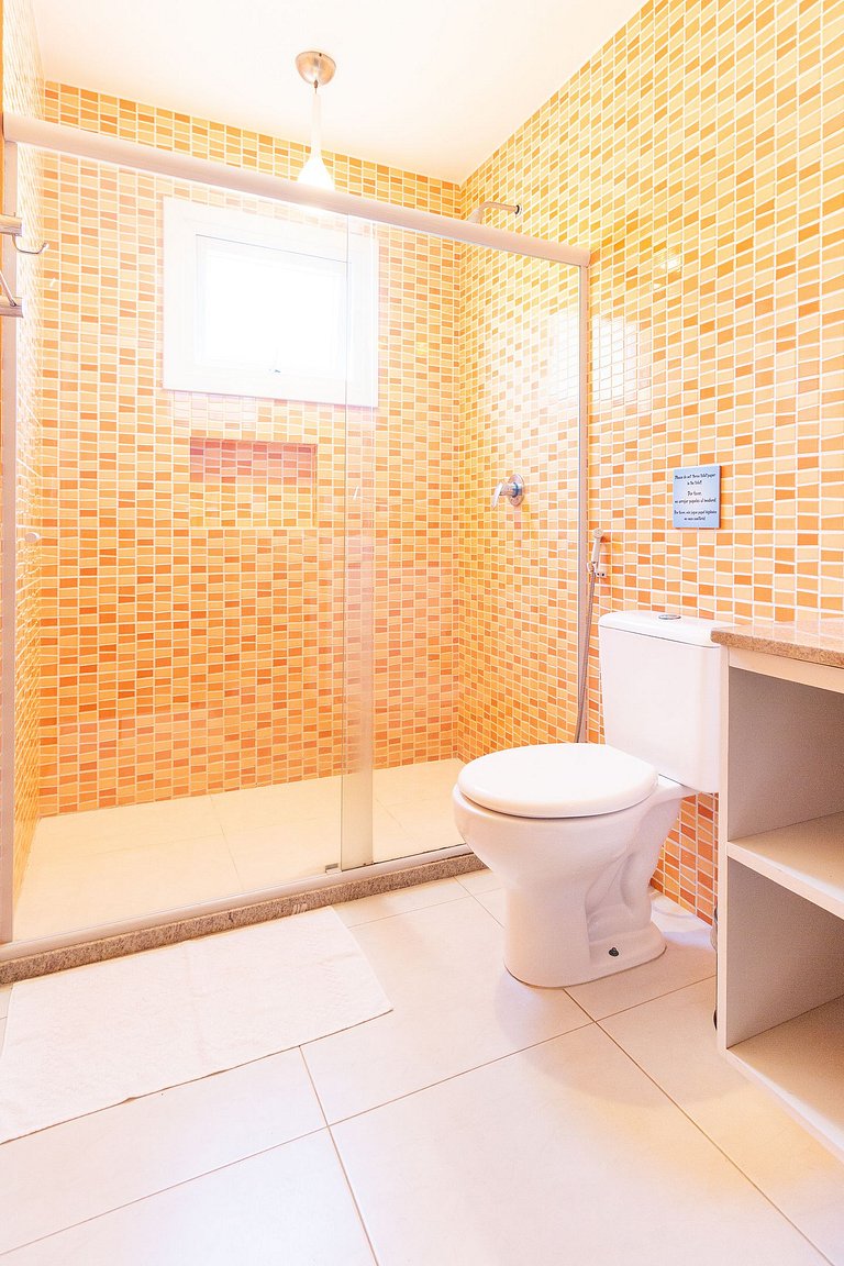 Casa com Piscina Privativa na Orla Bardot