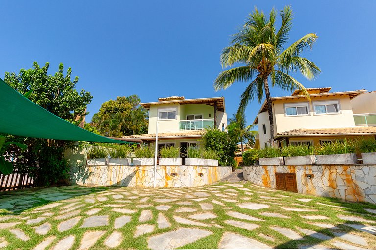 Casa com Piscina Privativa na Orla Bardot